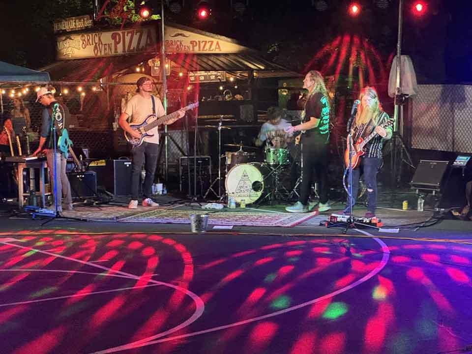 Michiana Productions providing sound and lights for concert