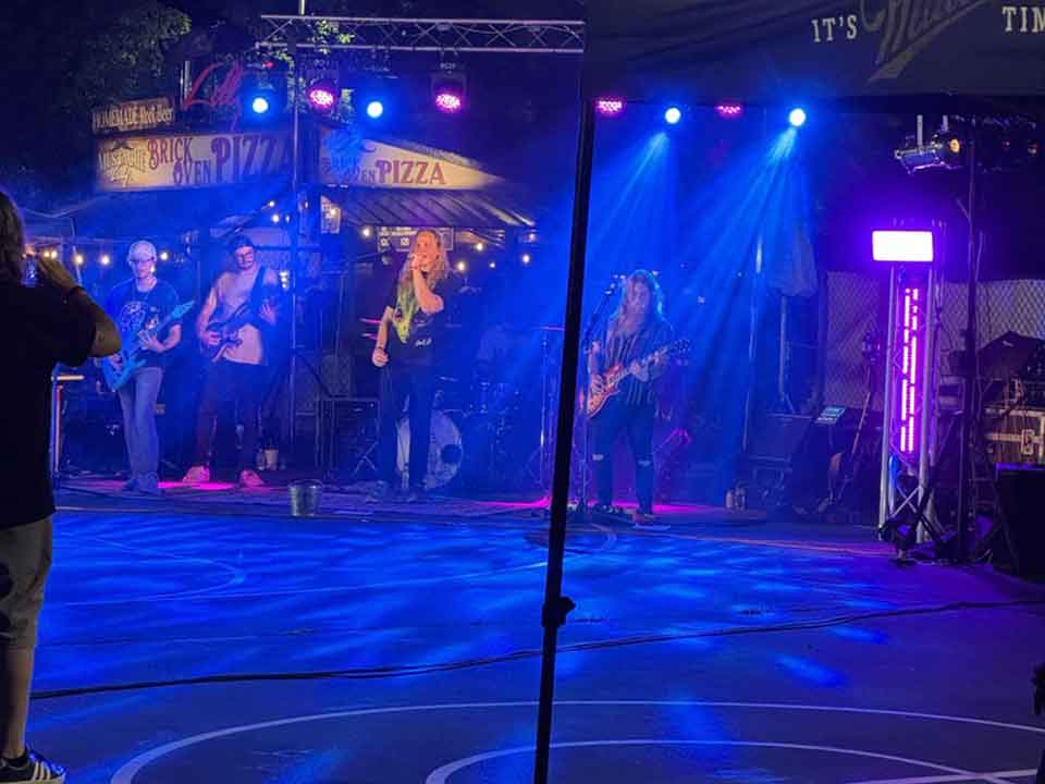 Michiana Productions providing sound and lights for concert